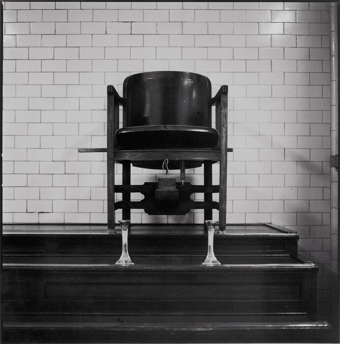 Balla András (1945) A szék Párizs, 1985