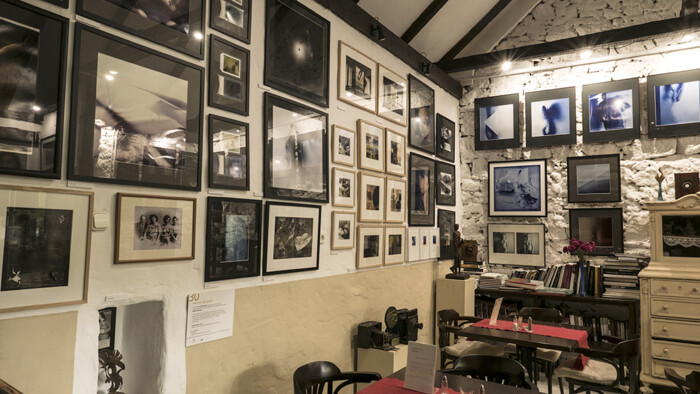 Kovács Melinda: Pajta belső